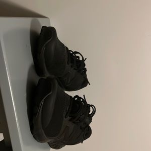 New balance black 6.5.